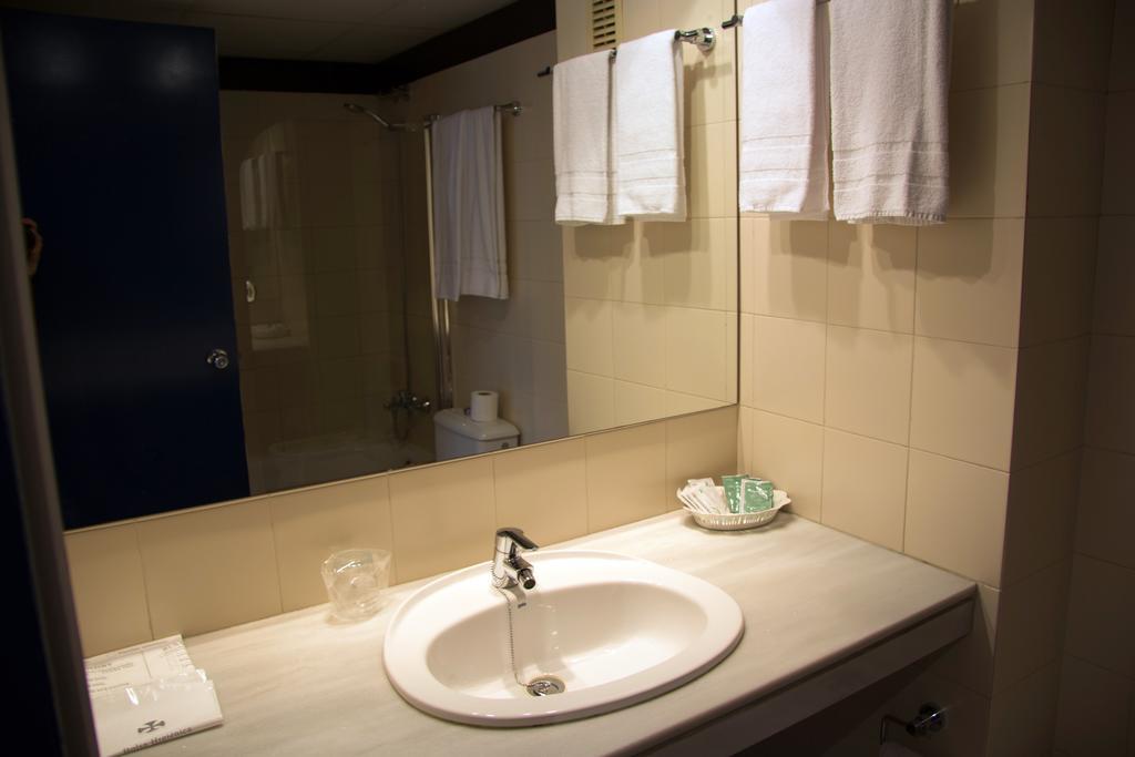 Apartamentos Descartes Barcelona Exterior photo