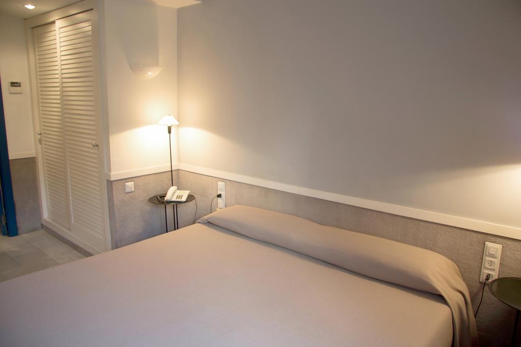Apartamentos Descartes Barcelona Exterior photo
