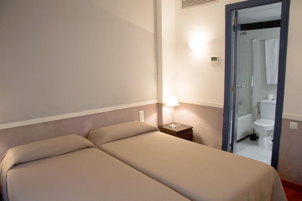 Apartamentos Descartes Barcelona Exterior photo