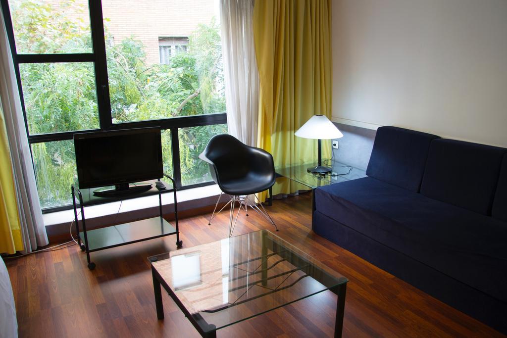 Apartamentos Descartes Barcelona Exterior photo